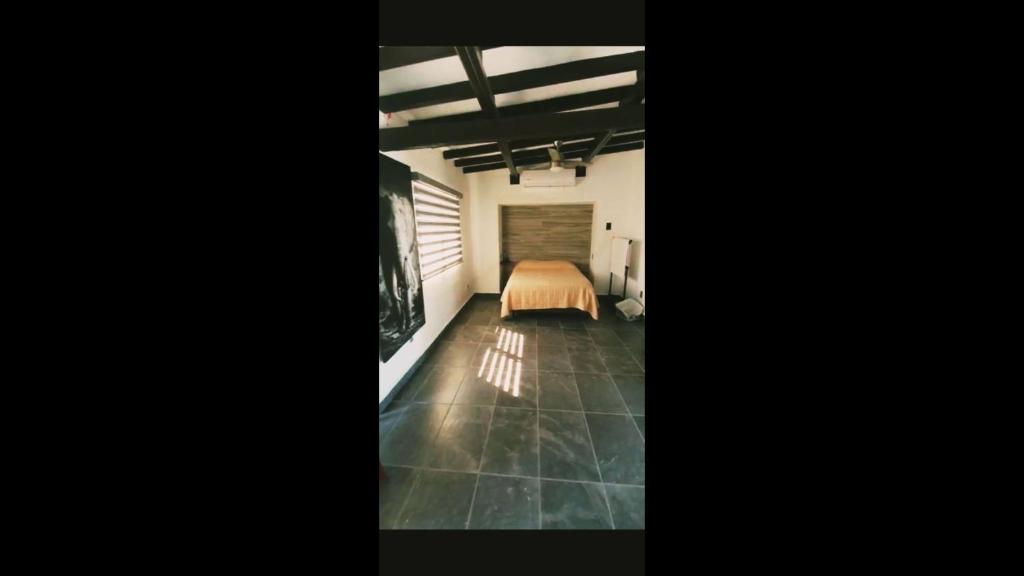 Camberos Place - centrally-located loft-penthouse - 4