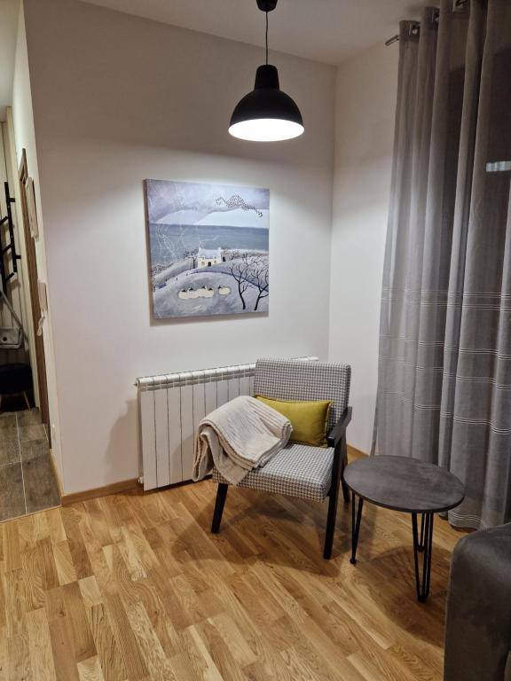 Apartman u centru Kolasina sa garazom - 4