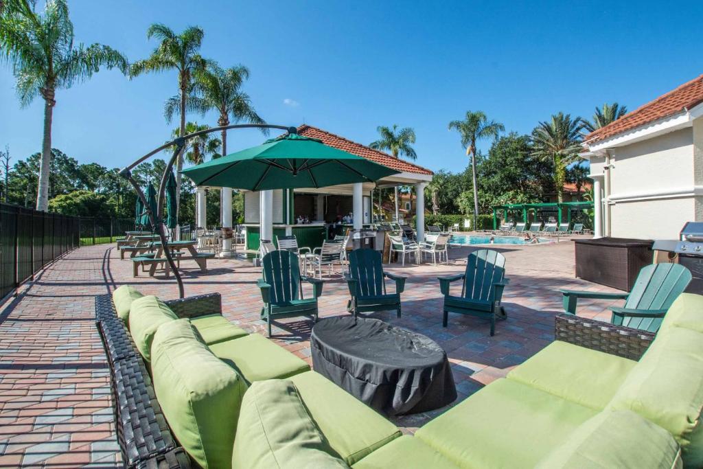The Floridian 3 bed townhouse at Emerald Island Resort photo