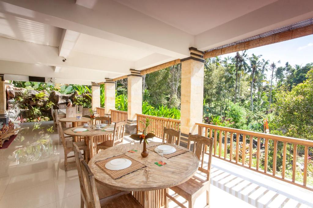 バリ セサンダン ガーデン (Bali Sesandan Garden) レストラン