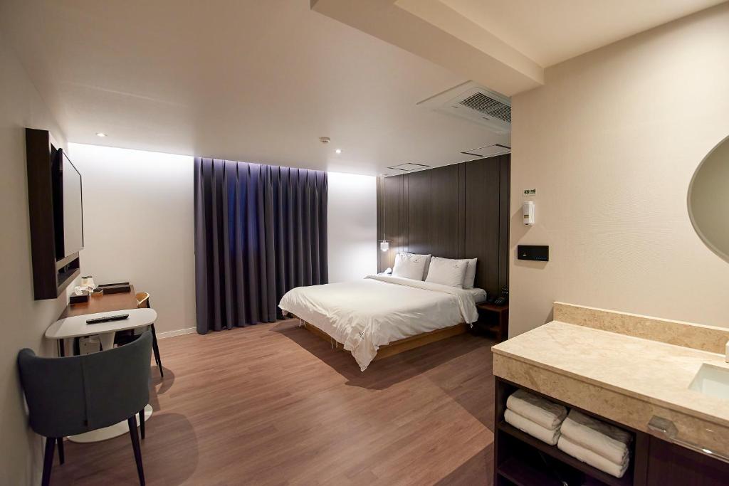 BONATHREE HOTEL photo