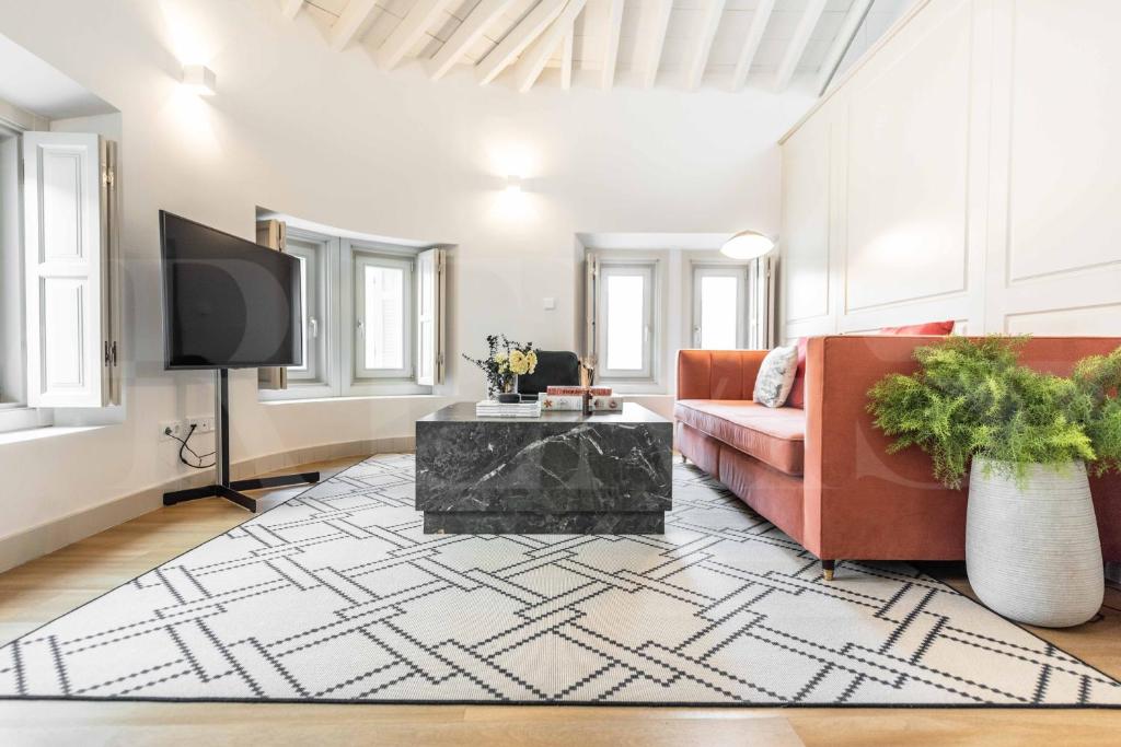 Penthouse with private rooftop in the heart of Malaga by REMS - 3