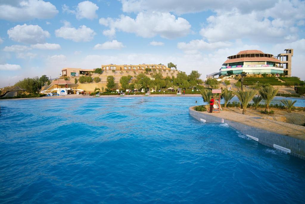 夢想世界高爾夫課程度假村 (Dreamworld Resort Hotel and Golf Course)