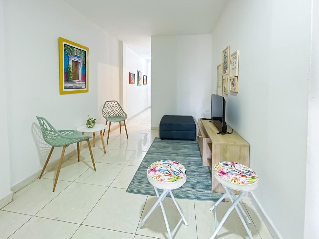 2CB-3 APARTAMENTO DE 2 ALCOBAS EN EL CENTRO HISTORICO CON AIRE ACONDICIONADO Y WIFI - 3