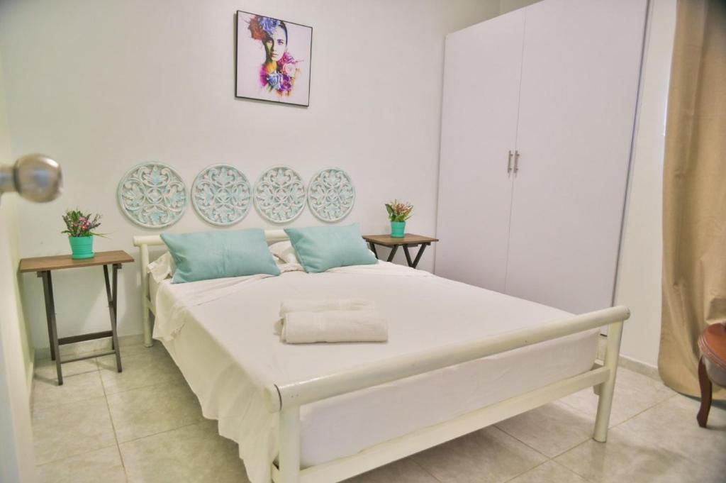2CB-4 APARTAMENTO DE 2 ALCOBAS EN EL CENTRO HISTORICO CON AIRE ACONDICIONADO Y WIFI - 3
