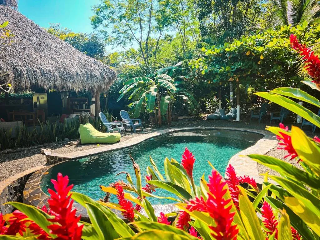 Glamping Hotel Flor y Bambu, hotel in Playa Grande