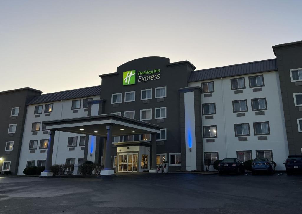 Holiday Inn Express Evansville - West photo