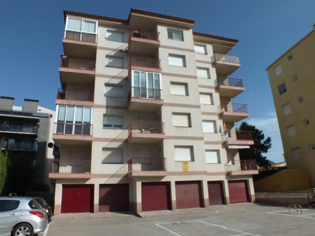Apartamento luminoso con vista al mar, balcón, aparcamiento, aire acondicionado y cocina equipada en Roses - ES-204-10 - 1