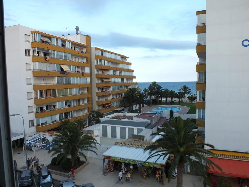 Apartamento cómodo, 50m playa, 4 pers, terraza, TV, lavadora - ES-204-32 - 2