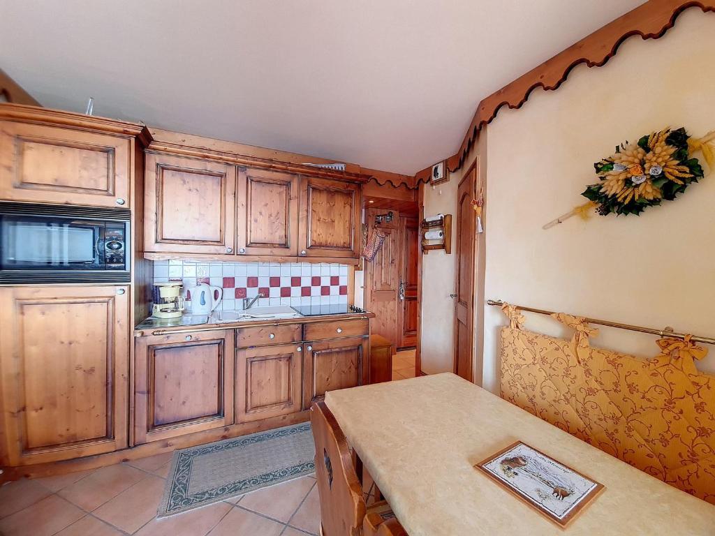 Appartement spacieux avec Balcon Sud et Parking - FR-1-344-1157 - 2
