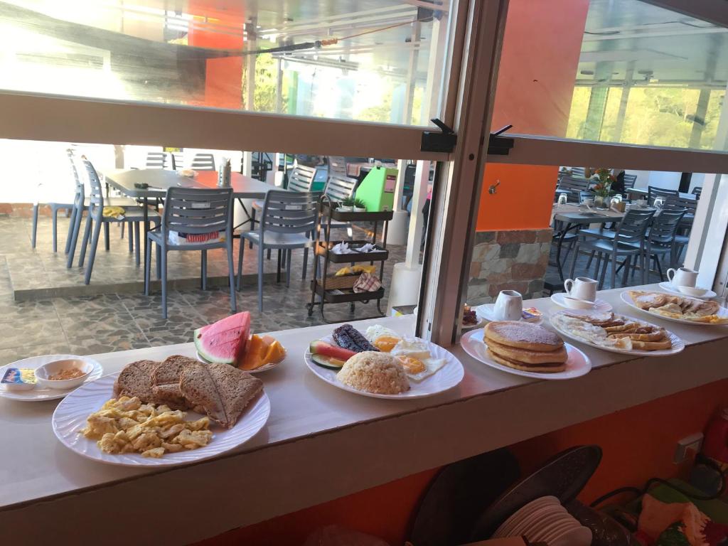 サンバレー ツーリスト イン (SunValley Tourist Inn) レストラン