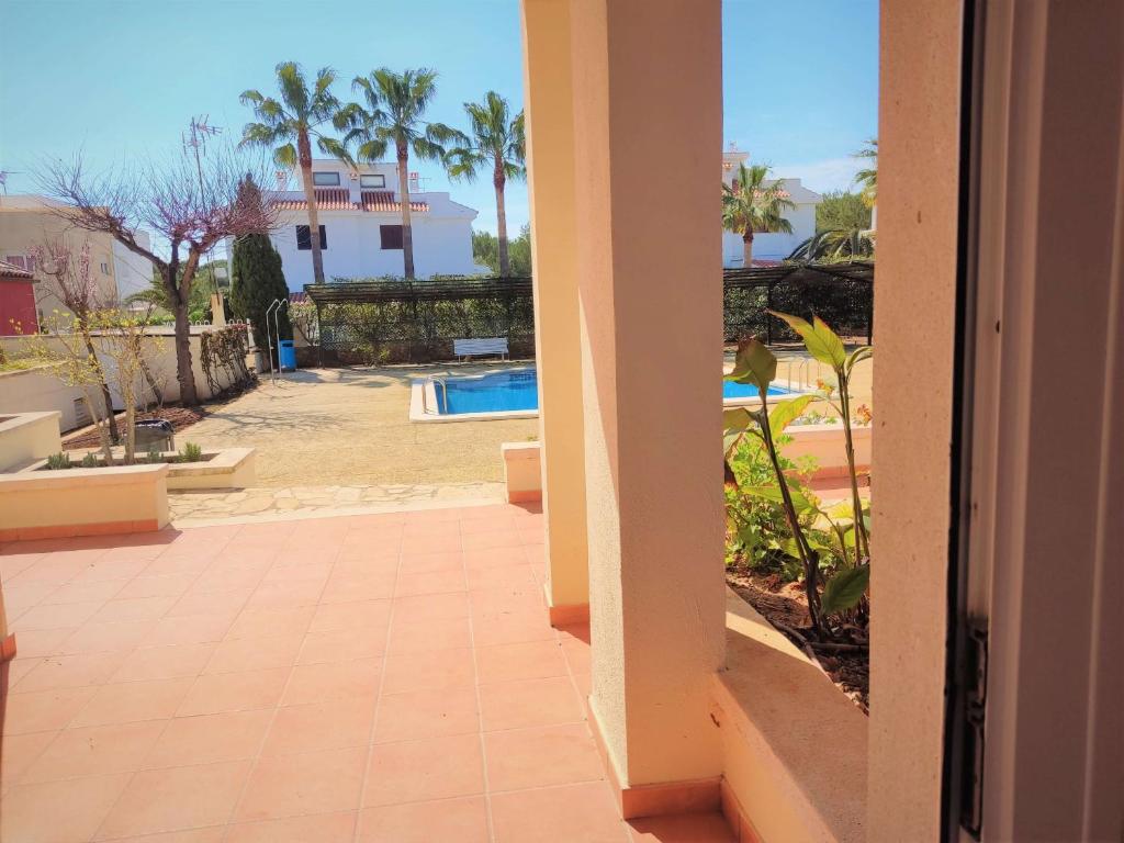 Planta baja con terraza chill out - Primera línea Tres Playas - ALBERT VILLAS - 4