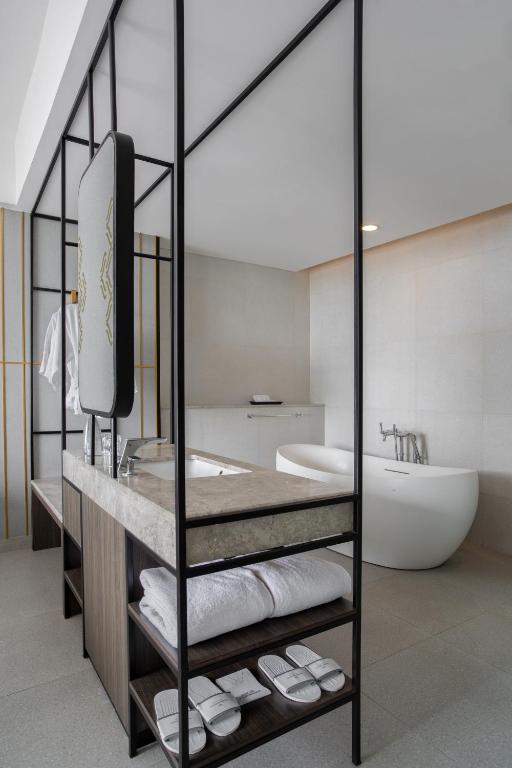 Hotel Santika Premiere Padang photo