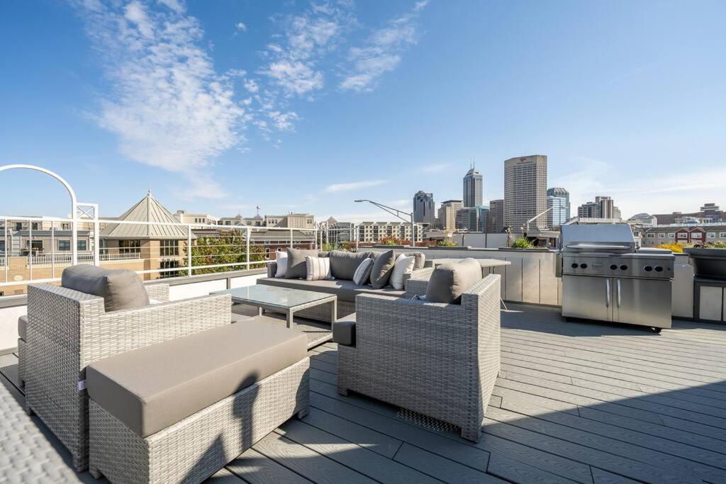 Luxury Penthouse with Steam Room Elevator