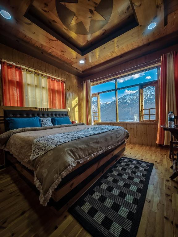 The Alpinist cafe and Retreat photo
