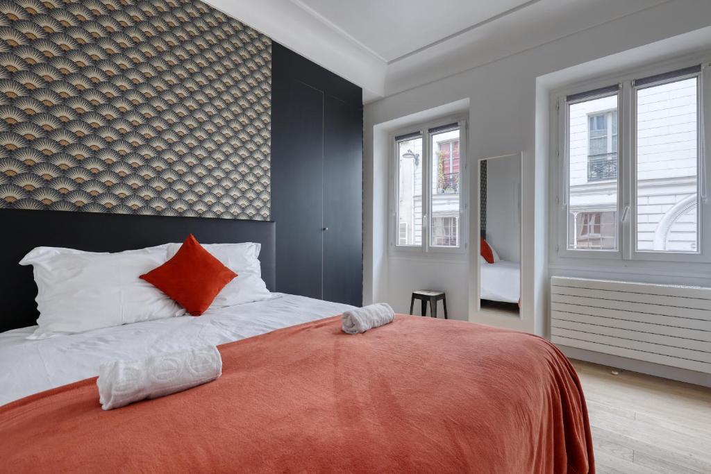 Superb Large and New 4bds Flat - Heart of Paris 10 - 3