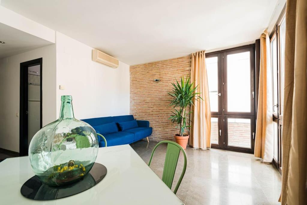 Cosy Flat w/ Beautiful Views and Cute Balcony - 4
