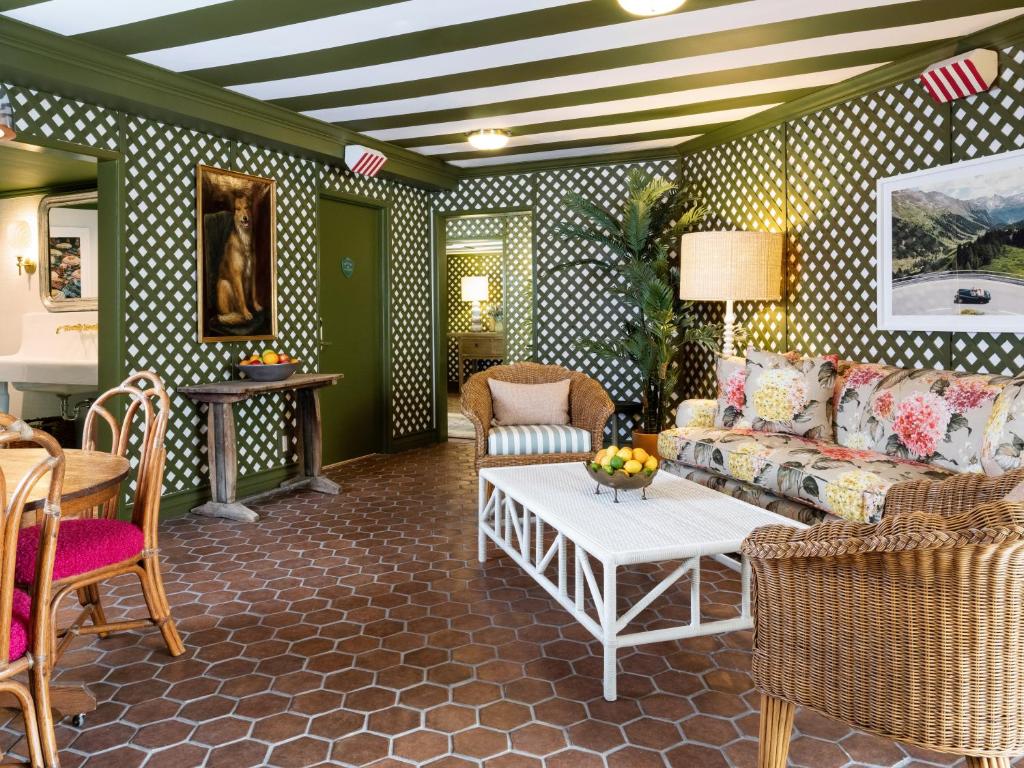 スイミングプール
