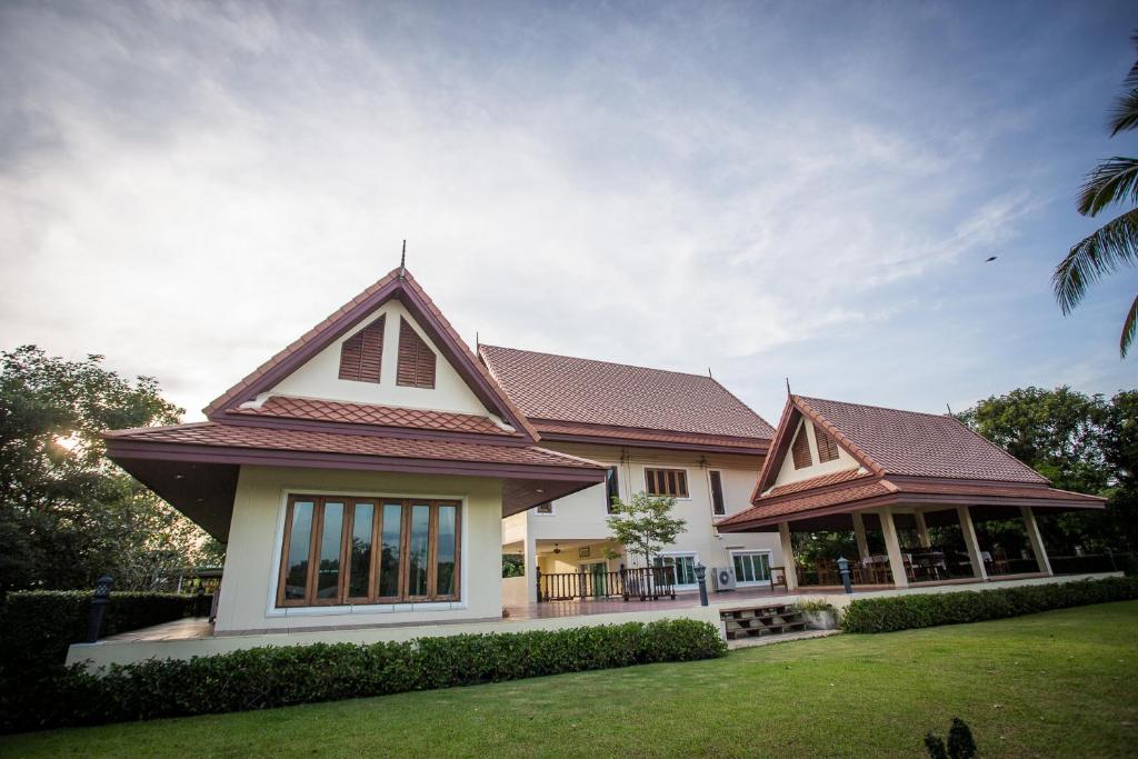Thararin Villa photo