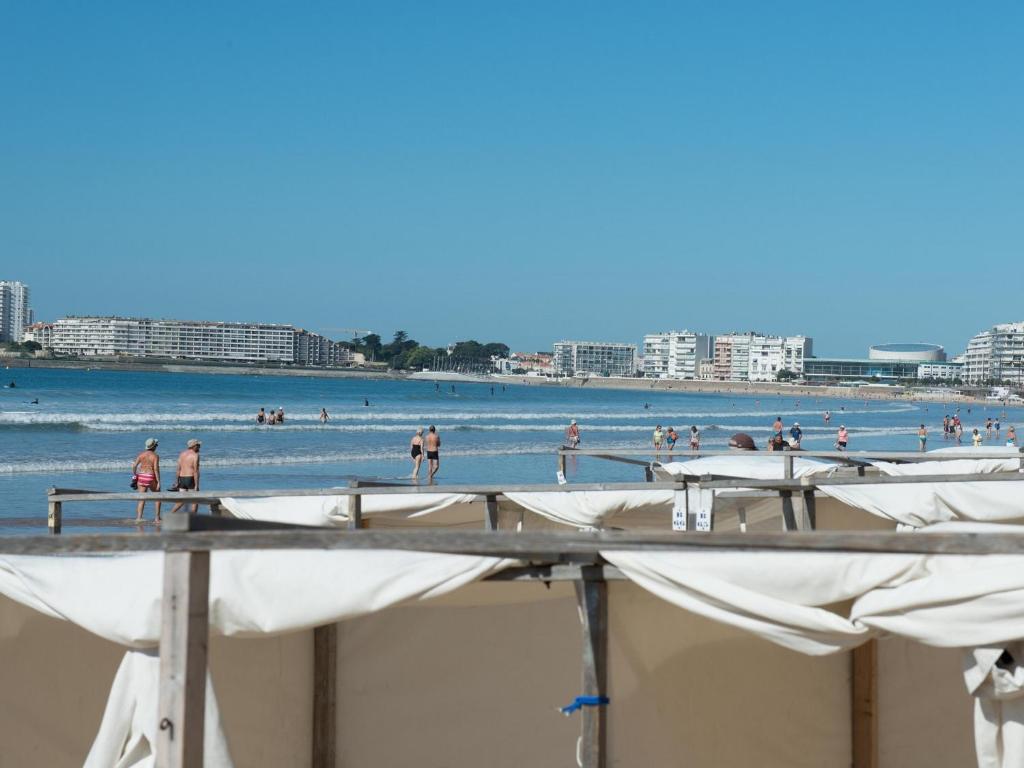 Appartement T2 face plage avec balcon, cuisine équipée et TV - FR-1-92-908 - 4