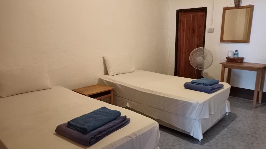 Kradan Beach Resort photo