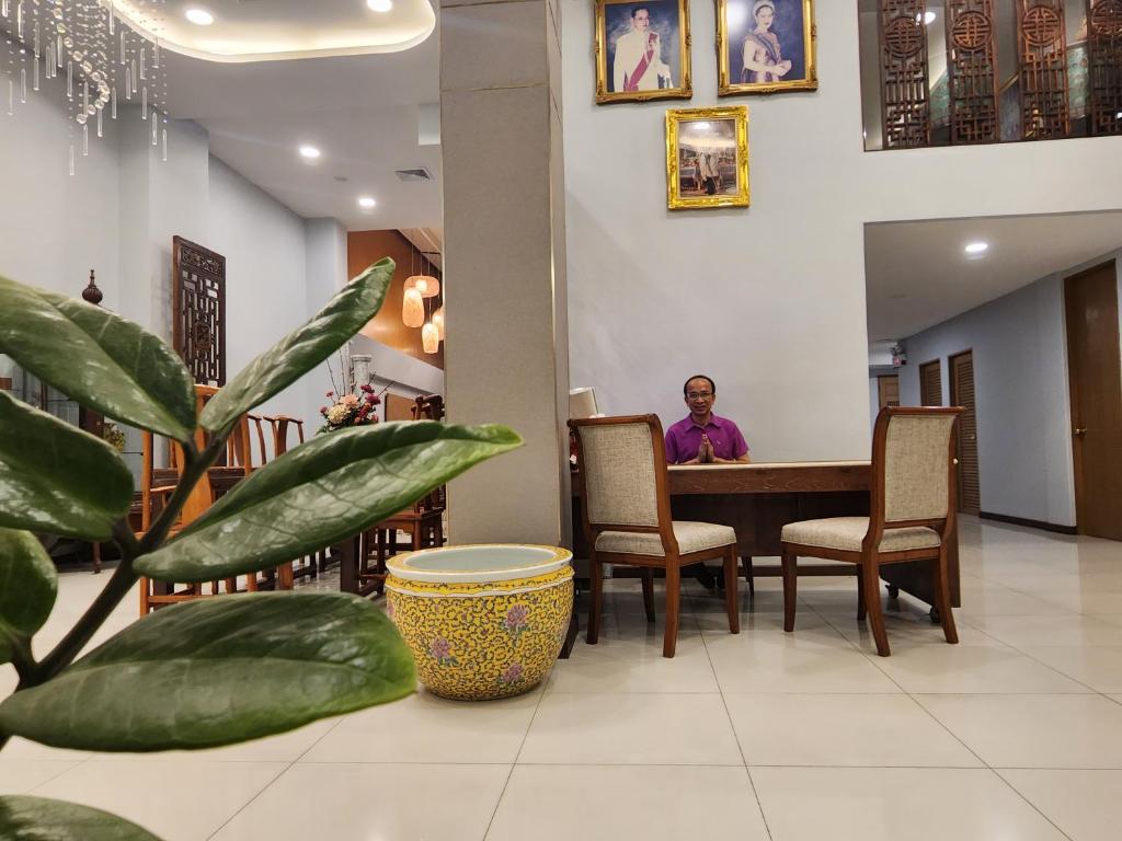 August Residence photo