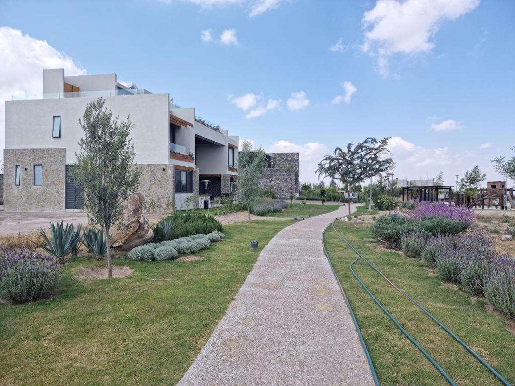 Casa de lujo, hasta con cine privado - 2