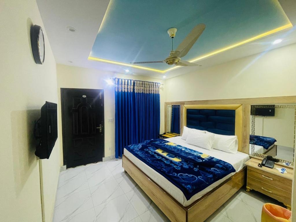 Royal palace hotel photo