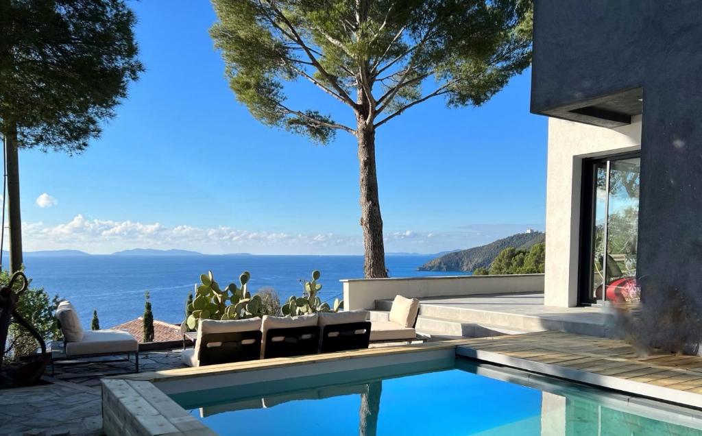 VILLA 650, Vue Mer magnifique, entièrement rénovée avec piscine - 1