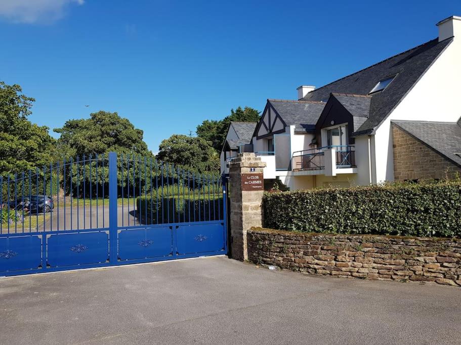 Hyper centre de Sarzeau, grand appartement au calme avec jardinet, Sarzeau