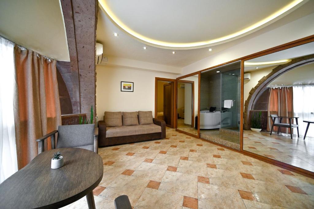 Facilities, Skyline Hotel Yerevan in Yerevan