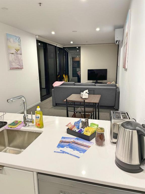 1BR New, Cozy & Relaxing - 927 Woden GCT photo