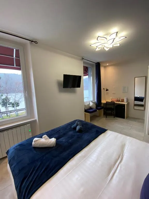 Hôtel La bonne hôtesse, hotel in Chambon-sur-Lac