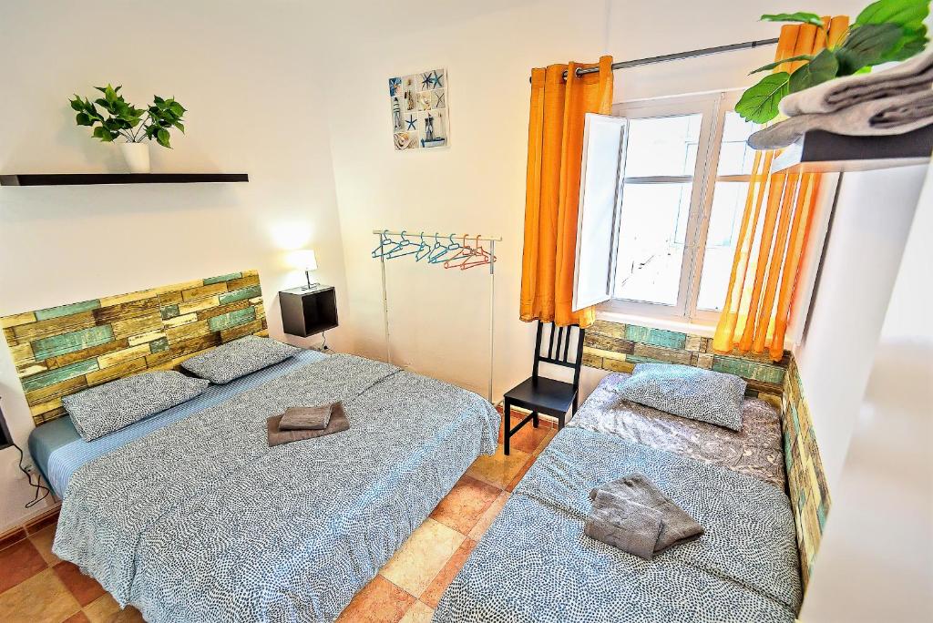 Plaza Polvorista 4-Bedroom Apartment w Balcony - 2