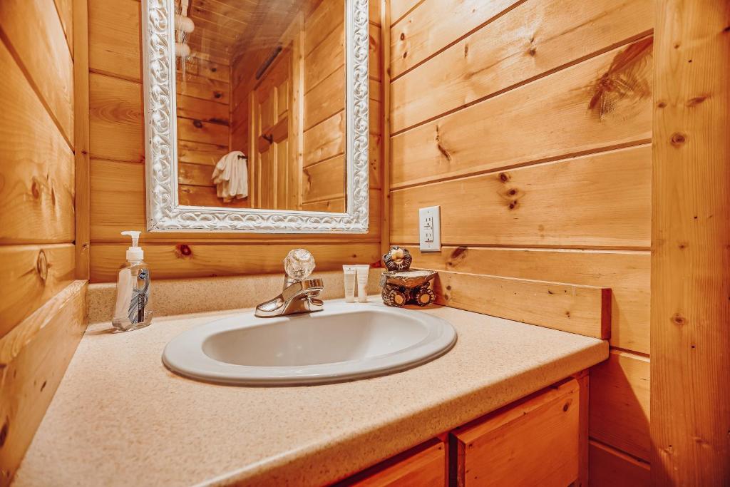 Sugar Bear Cabin photo