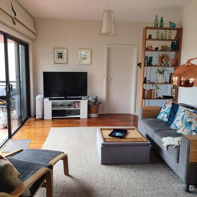 Maggie's Place Too, Cowes