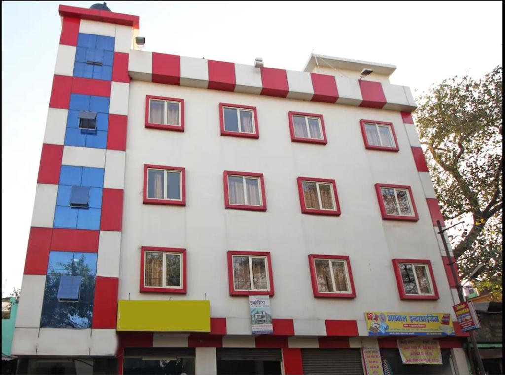 OYO 4073 Hotel Esskay photo