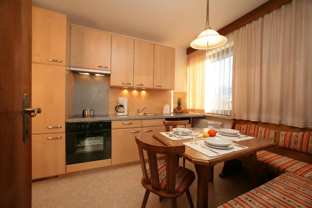 Kitchen, Appartement Lackner in Zell Am See