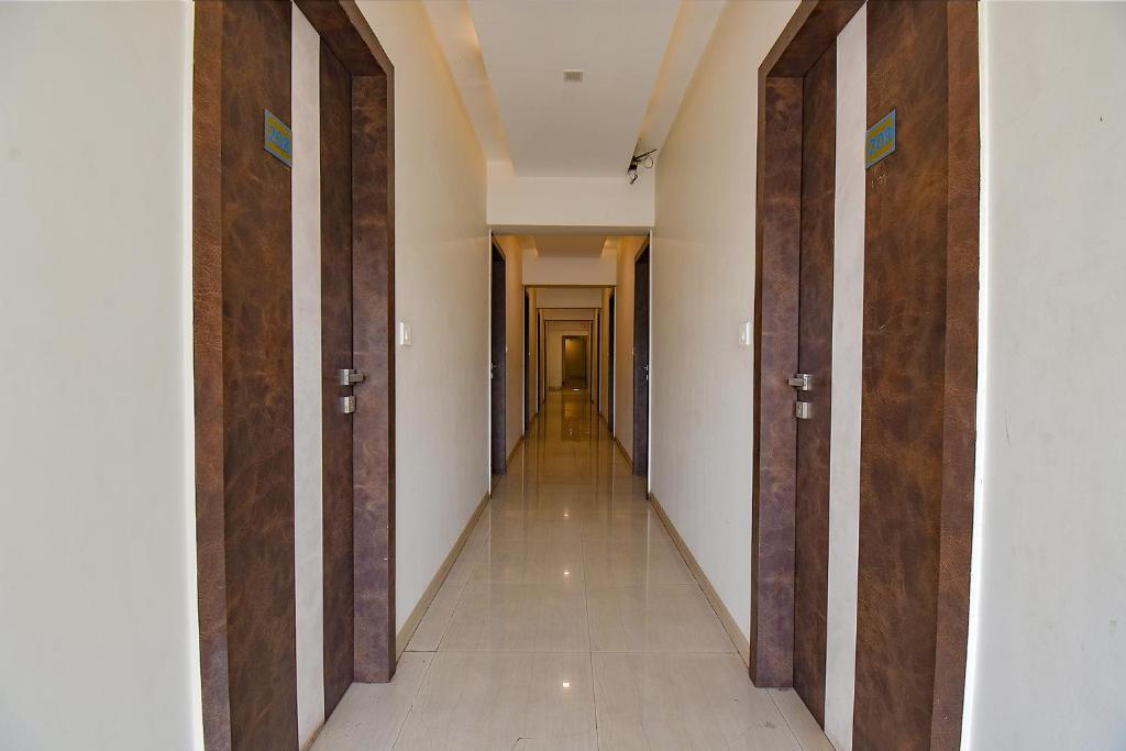 FabHotel Royce Studio Apartments photo