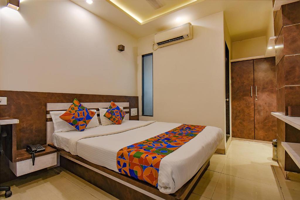 FabHotel Royce Studio Apartments photo