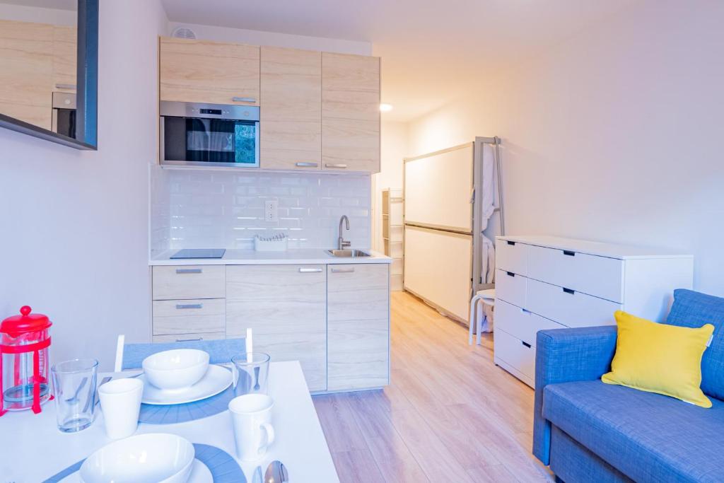 Forclaz River 1- Beautifully crafted Studio - 2