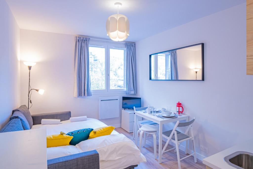 Forclaz River 1- Beautifully crafted Studio - 4