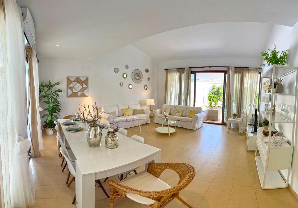 Villa Los Pinares de Monaco en Roche, Conil, Cádiz - 3