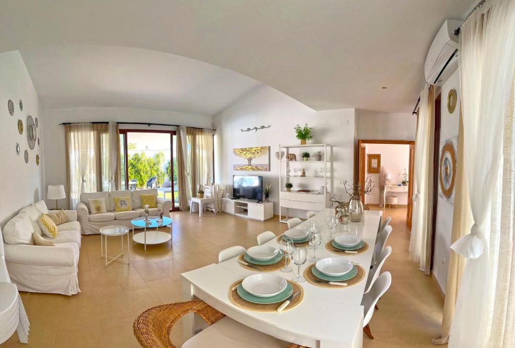 Villa Los Pinares de Monaco en Roche, Conil, Cádiz - 2