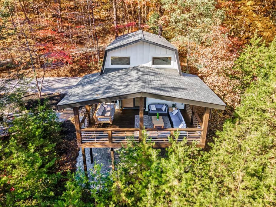 Modern Cabin with View, Pet-Friendly, Close to town, Hiawassee