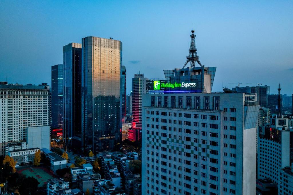 Holiday Inn Express Chengdu Tianfu Square by IHG - Chunxi Road and Kuanzhai Alley, Čcheng-tu