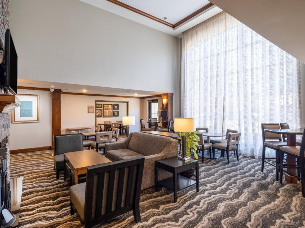 Staybridge Suites Milwaukee Airport South photo