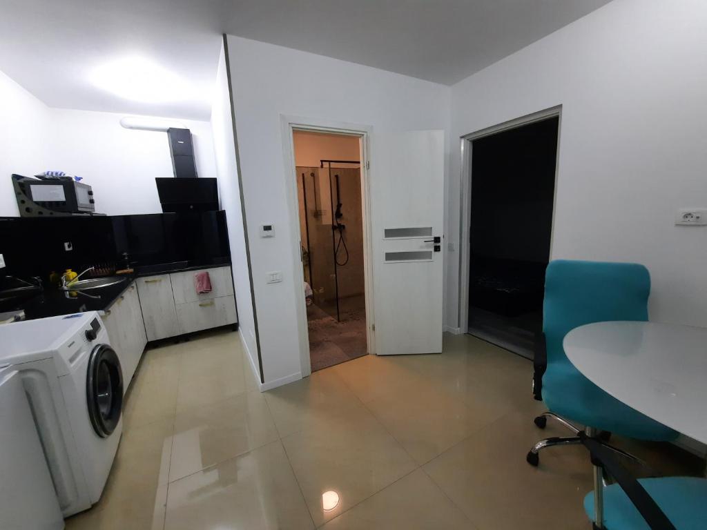 House Side by Side, Brašov