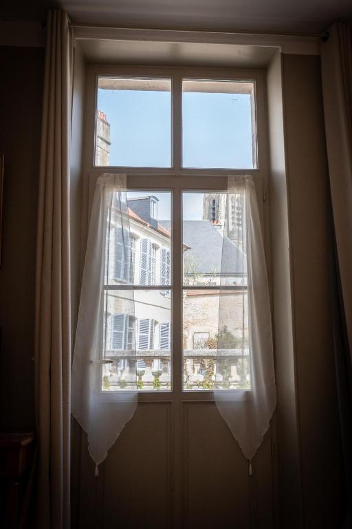 L'Hotel de Panette, entree Sainte Chapelle - Chambres independantes avec parking, palais Jacques Cœu photo