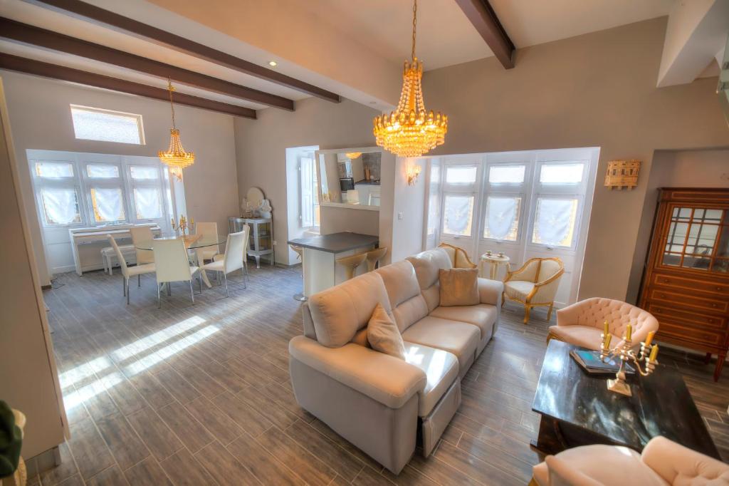 Spectacular spacious house with sun terrace ILJU1-1, Sliema